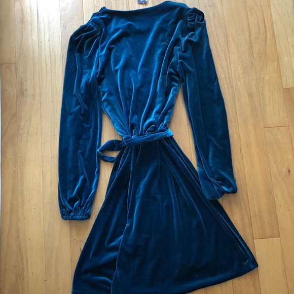 NWT Bebe velvet wrap dress - Picture 11 of 11